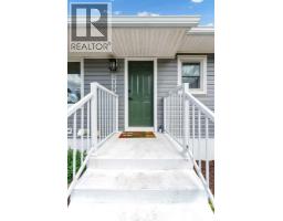 1005 Bullivant Crescent SW, Medicine Hat — photo 2