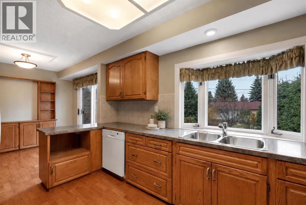 616 Hunts Crescent NW, Calgary — photo 12