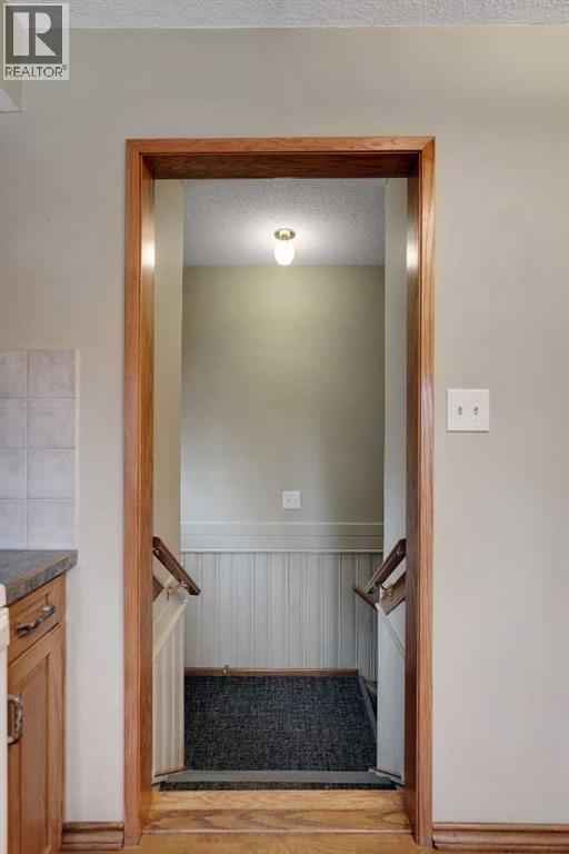 616 Hunts Crescent NW, Calgary — photo 18