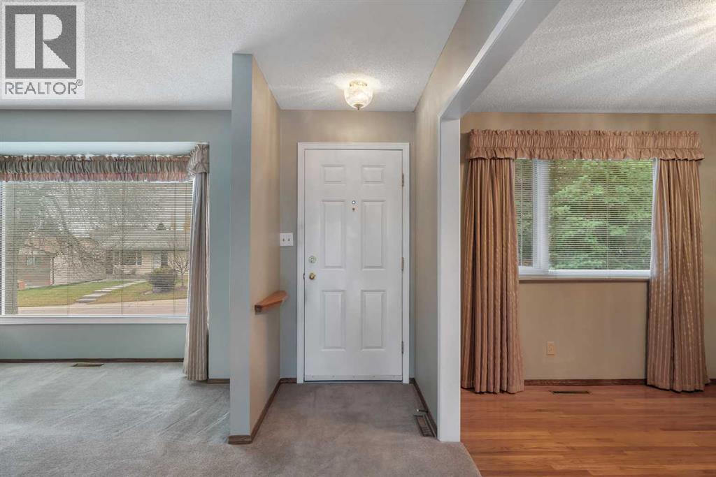 616 Hunts Crescent NW, Calgary — photo 3