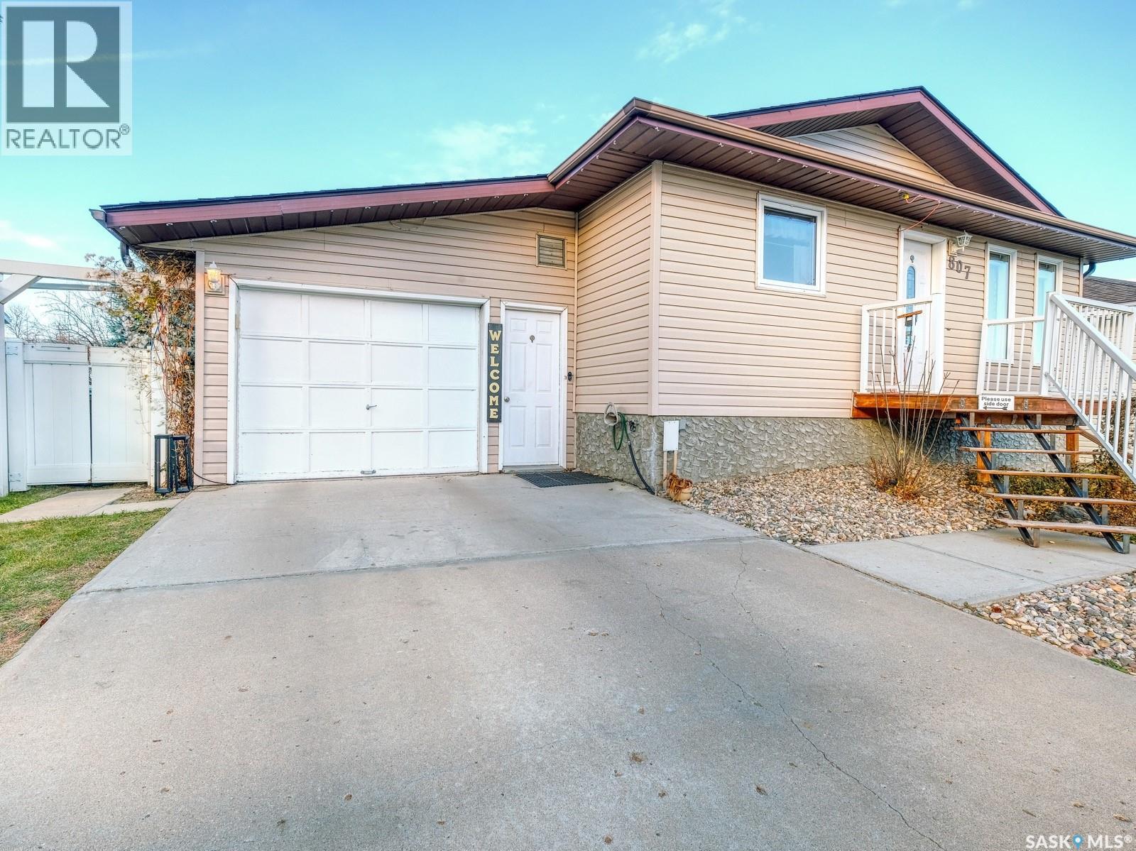 807 Pleasant Valley ROAD, Rosetown — photo 3