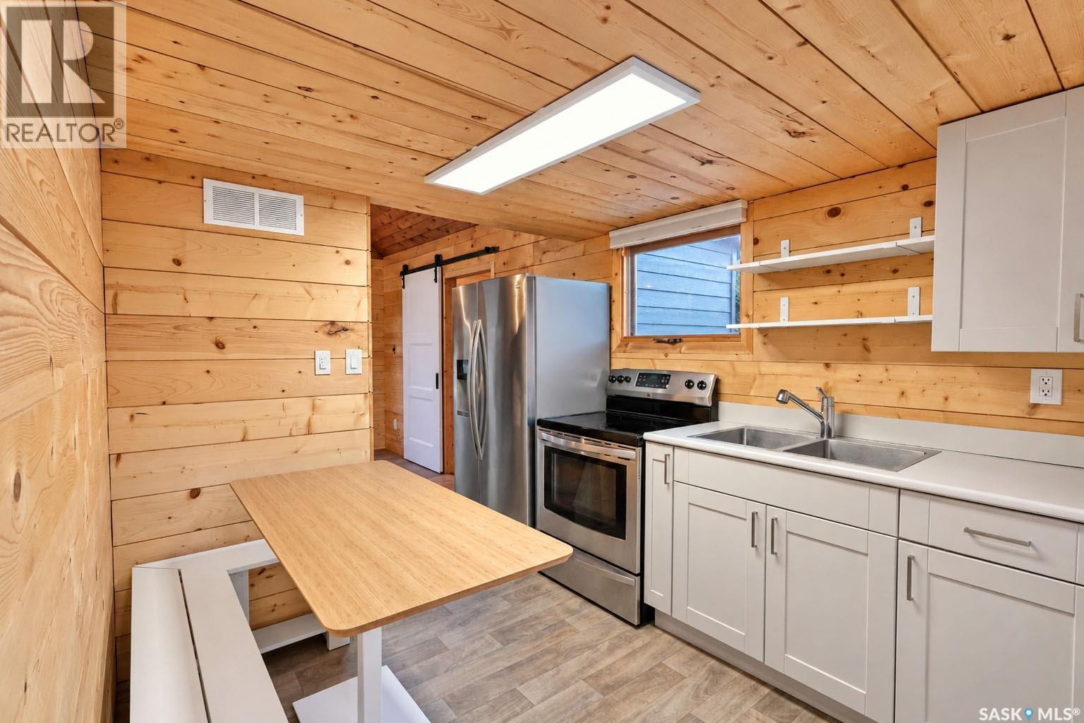 B2 Rothenburg Park, Emma Lake — photo 19