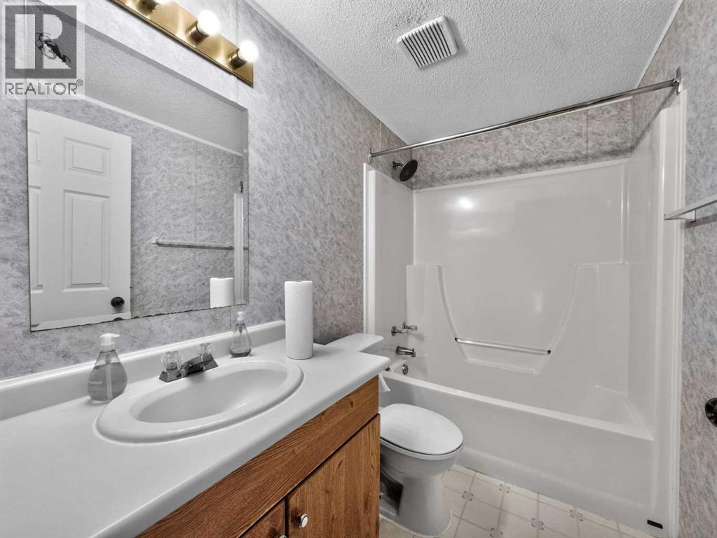 10626 101 Avenue, La Crete — photo 11