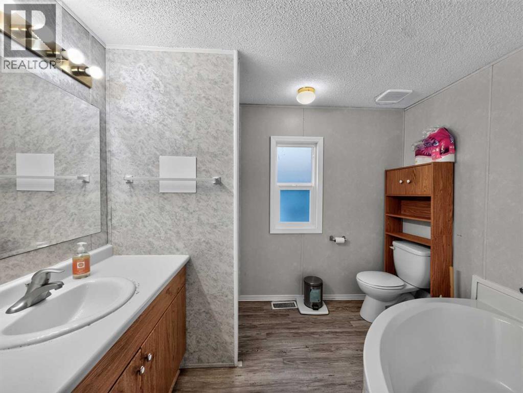10626 101 Avenue, La Crete — photo 16