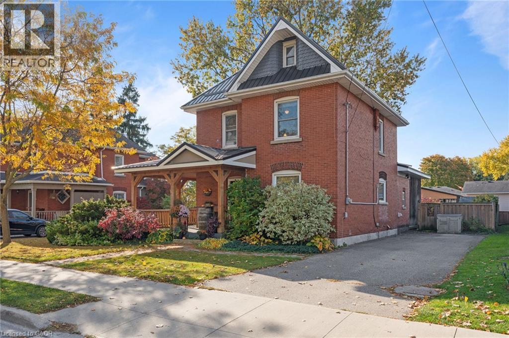 64 KING Street E, Hagersville — photo 3