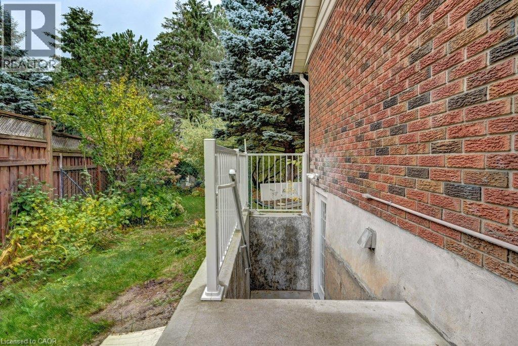 117 E GLENECHO Court Unit# Basement — photo 2