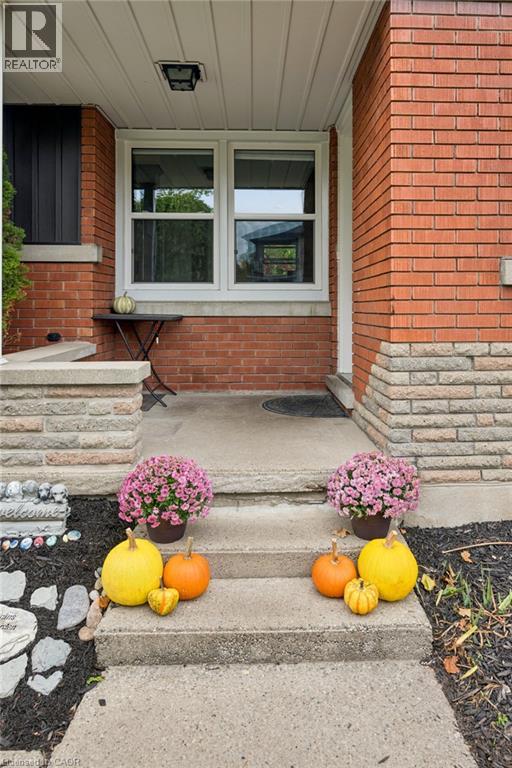 16 DOWNEY Street, Kitchener — photo 4