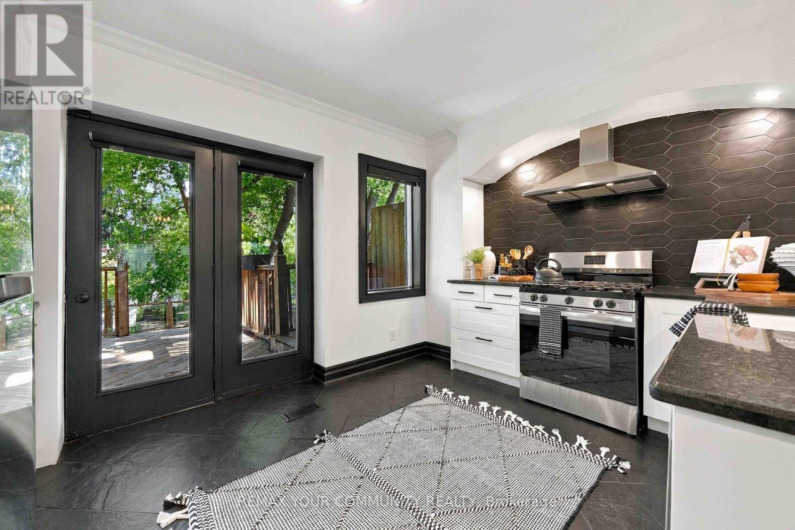 263 WAVERLEY ROAD - 12