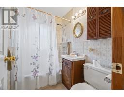 8 Tunis Court thumbnail 12