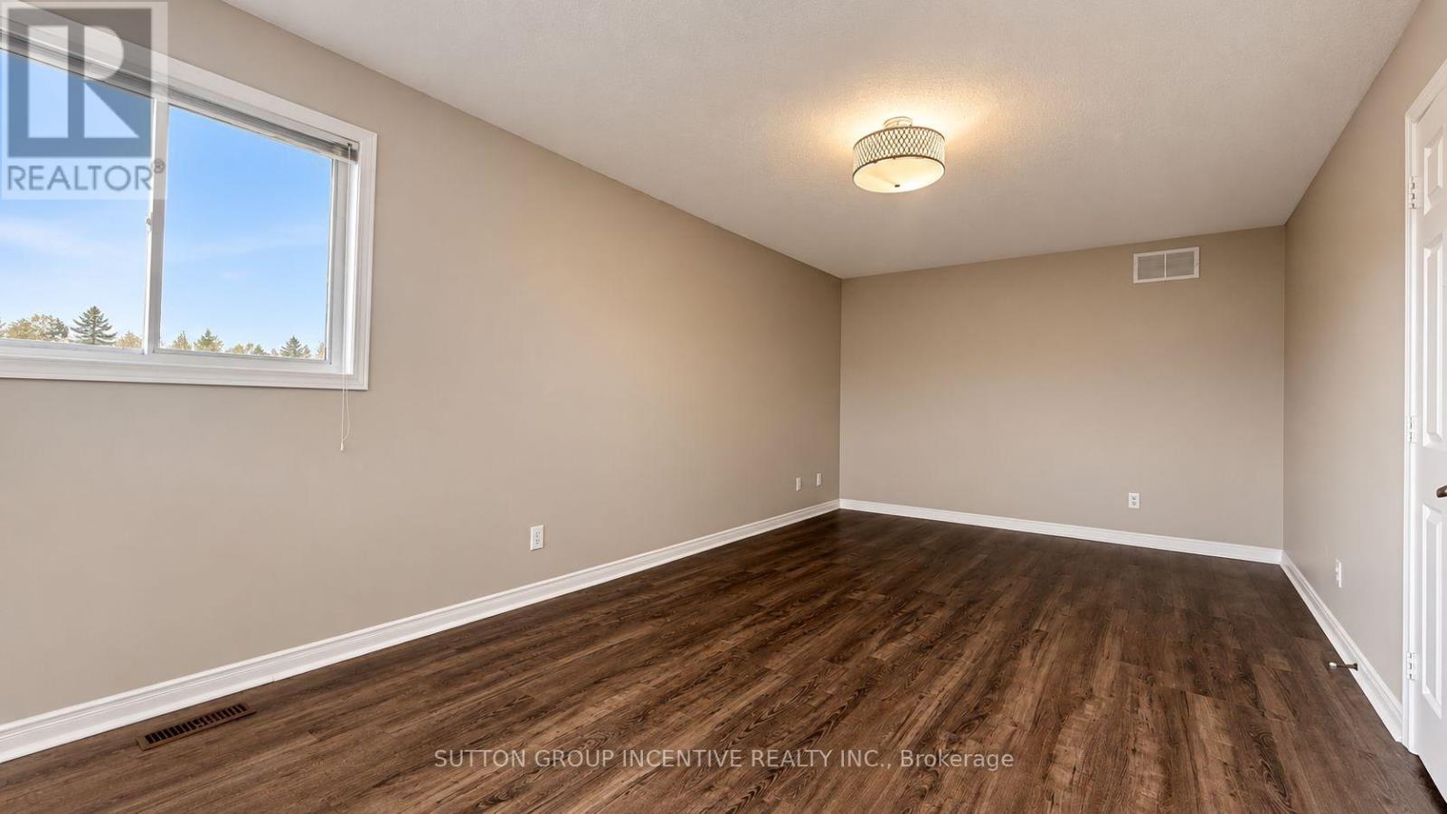 341 Livingstone Street, Springwater photo 16
