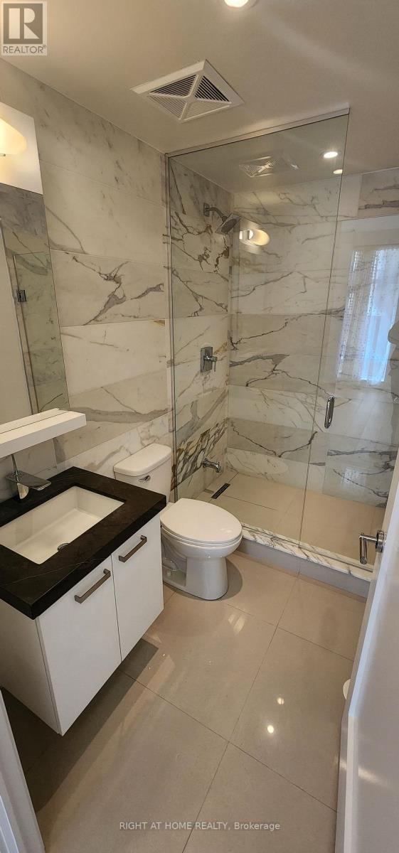 1082 BAY STREET - 21