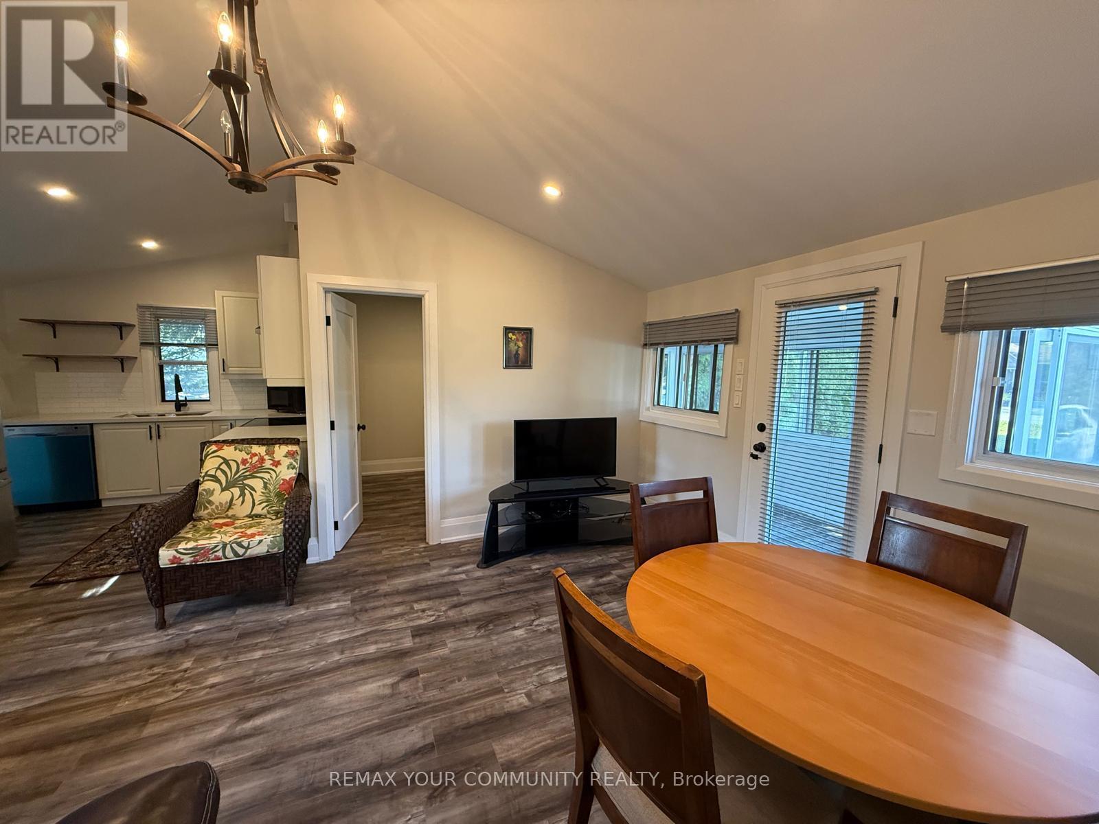 815 MONTSELL AVENUE, Georgina (Historic Lakeshore Communities) — photo 3