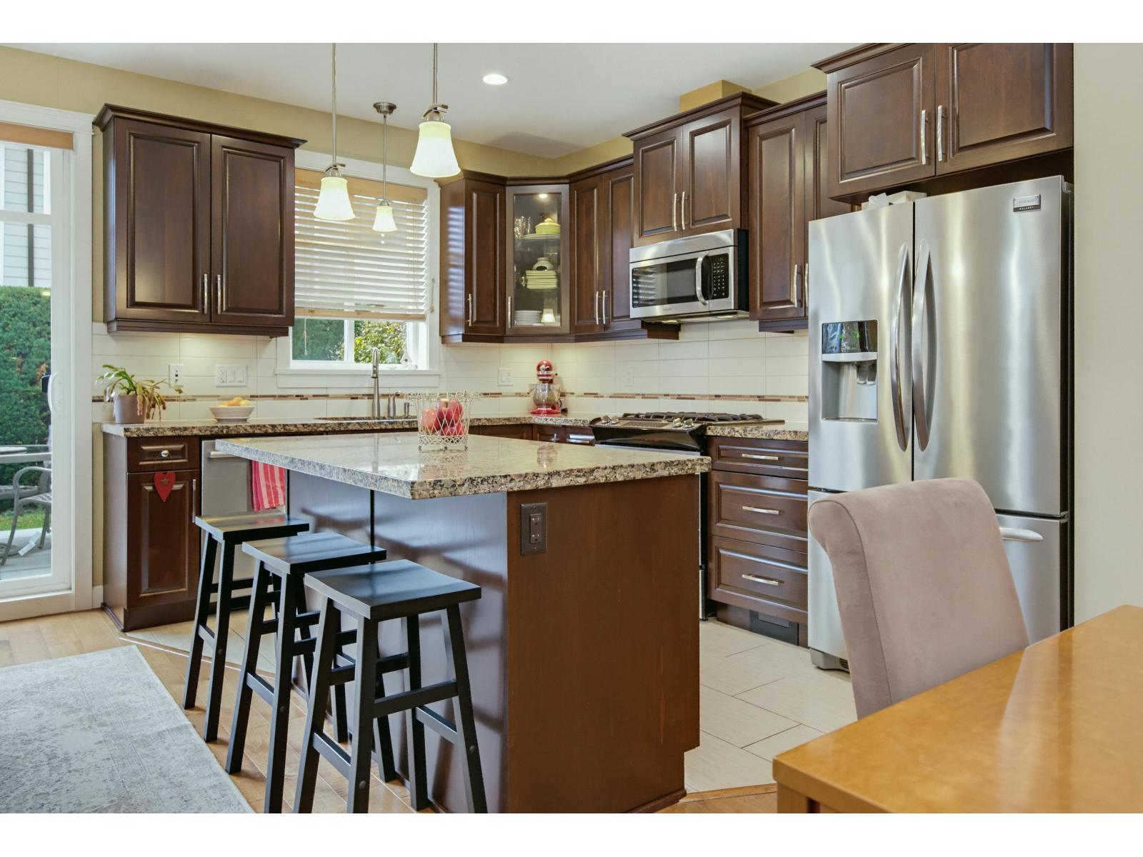 Photo 3 of 110 8068 207 STREET
