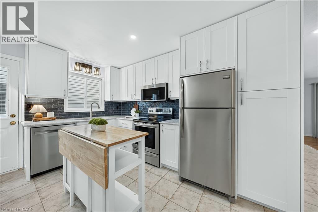 46 CELTIC Drive, Caledonia — photo 11