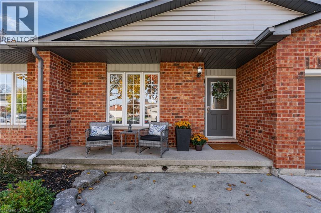 46 CELTIC Drive, Caledonia — photo 3