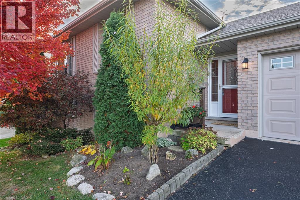 10 TAYLOR Road, St. George — photo 2