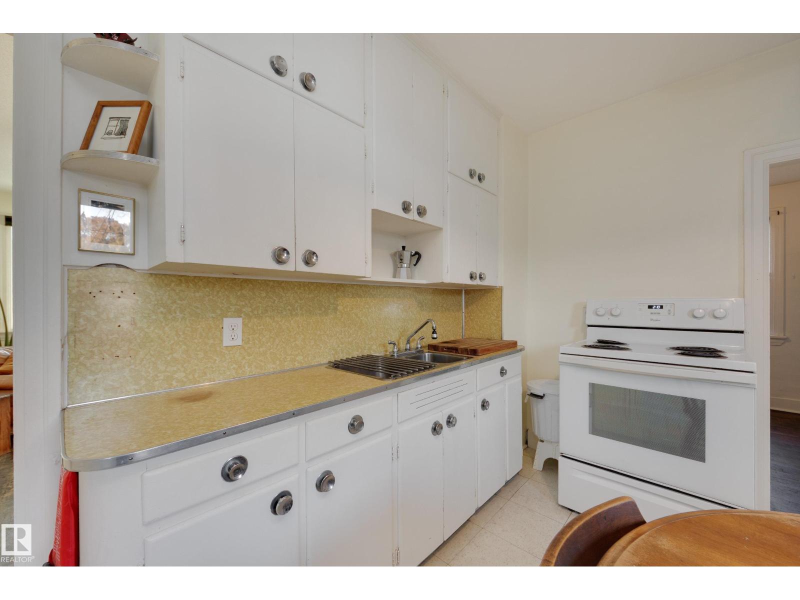 11933 63 Street NW, photo 10