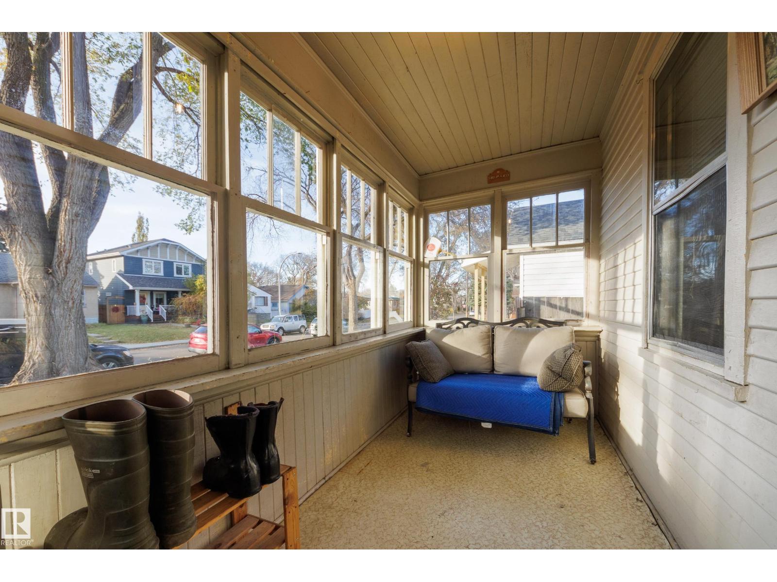 11933 63 Street NW, photo 5