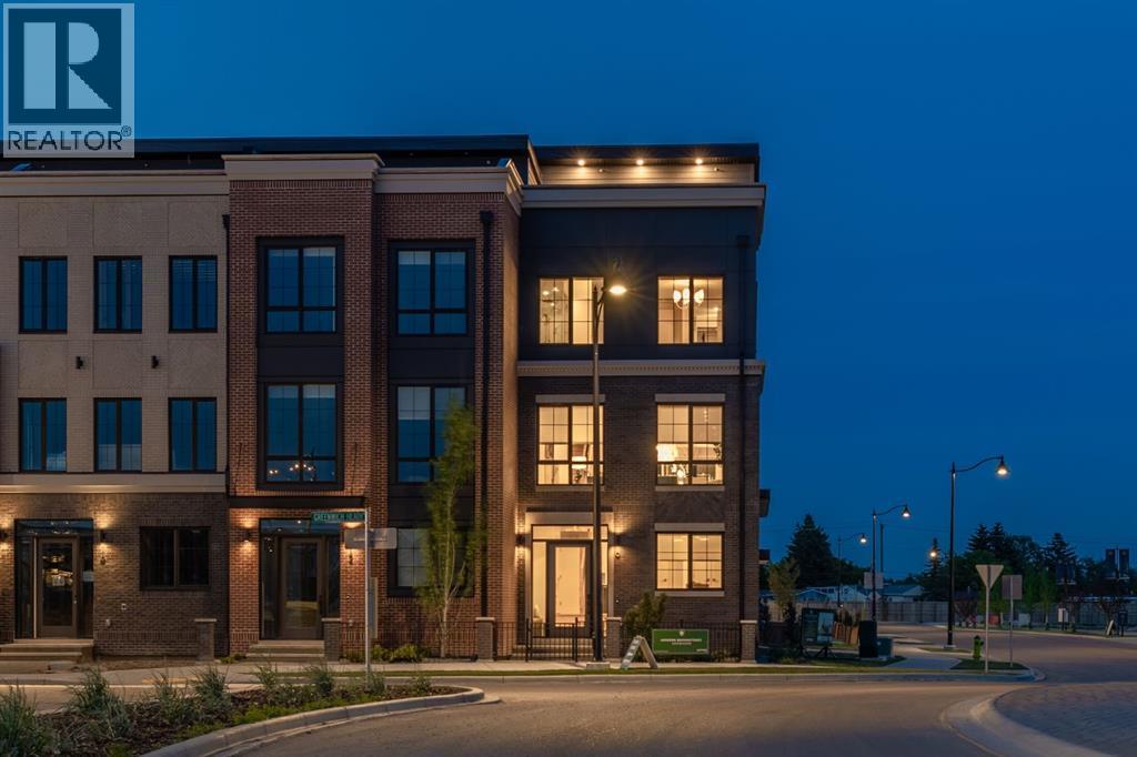 8 Greenwich Heath NW, Calgary — photo 4