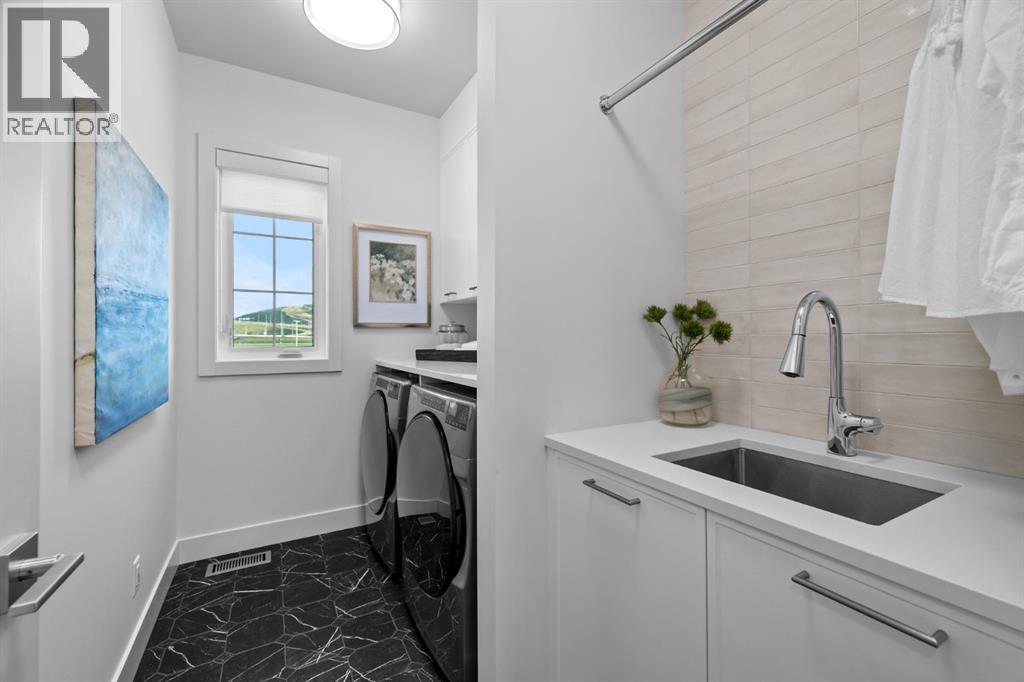 8 Greenwich Heath NW, Calgary — photo 32