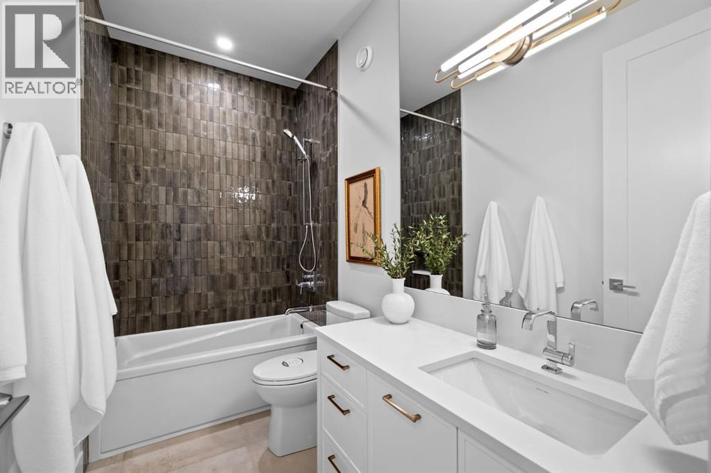 8 Greenwich Heath NW, Calgary — photo 36