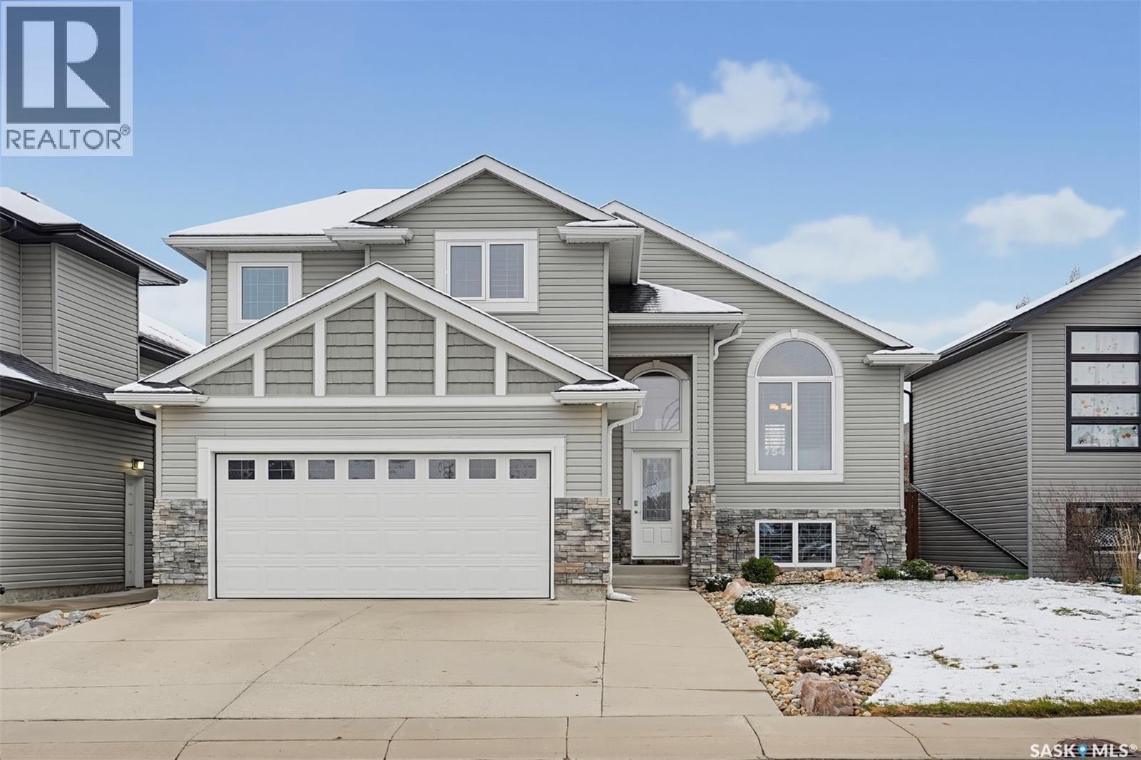 754 HARGREAVES CRESCENT, Saskatoon