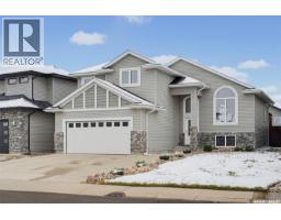 754 HARGREAVES CRESCENT, Saskatoon — photo 2