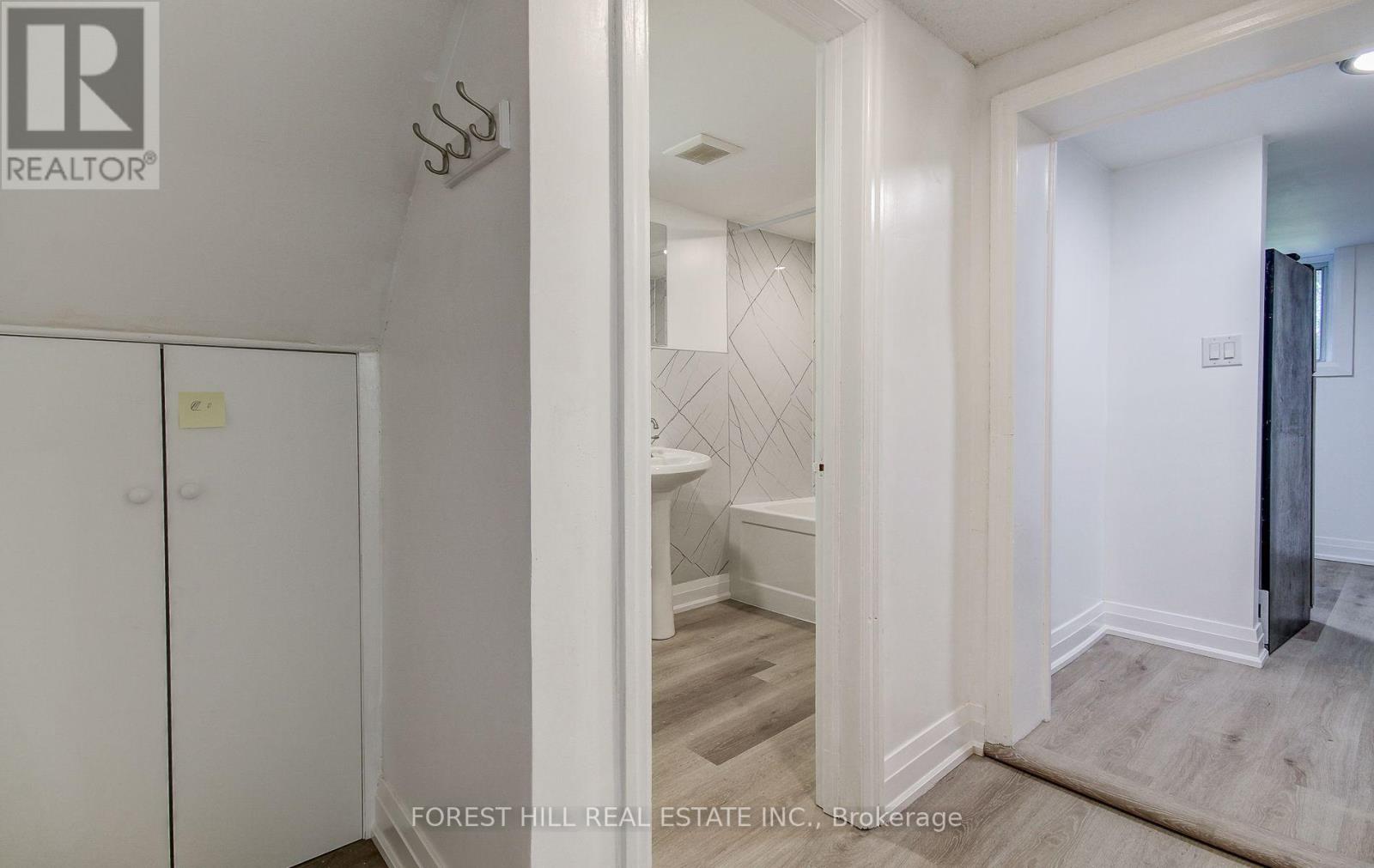 LOWER - 32 LAURELCREST AVENUE, Toronto (Clanton Park) — photo 12