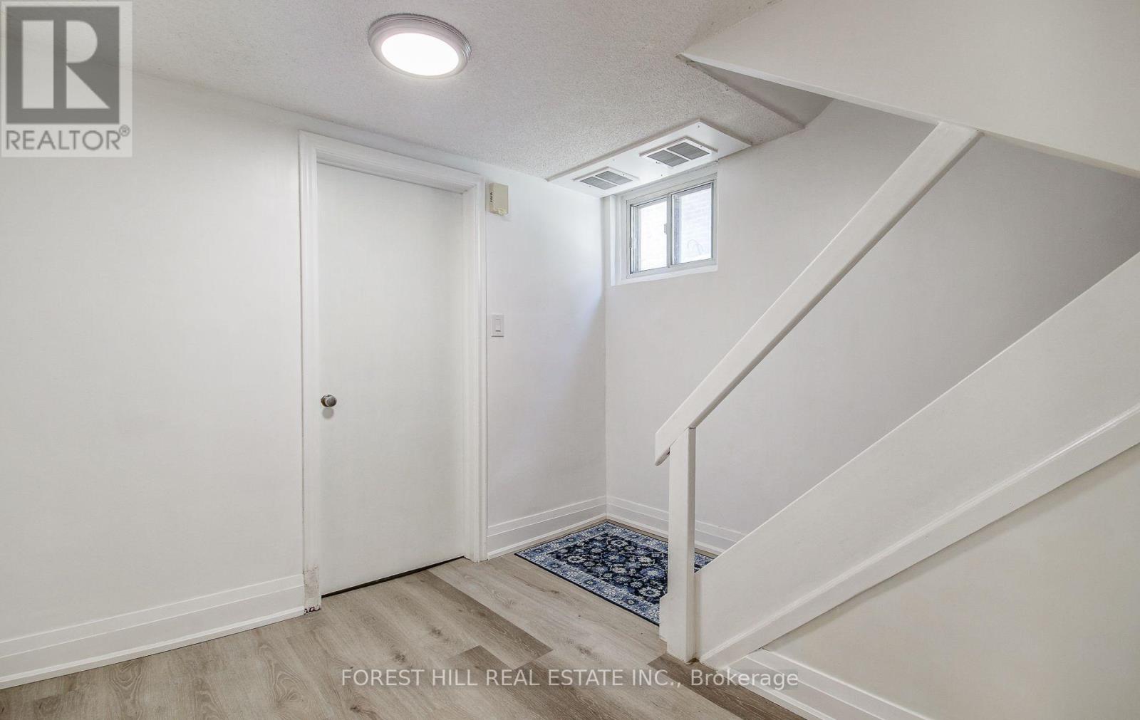 LOWER - 32 LAURELCREST AVENUE, Toronto (Clanton Park) — photo 6