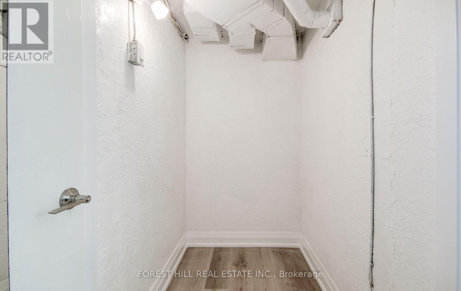 LOWER - 32 LAURELCREST AVENUE, Toronto (Clanton Park) — photo 9