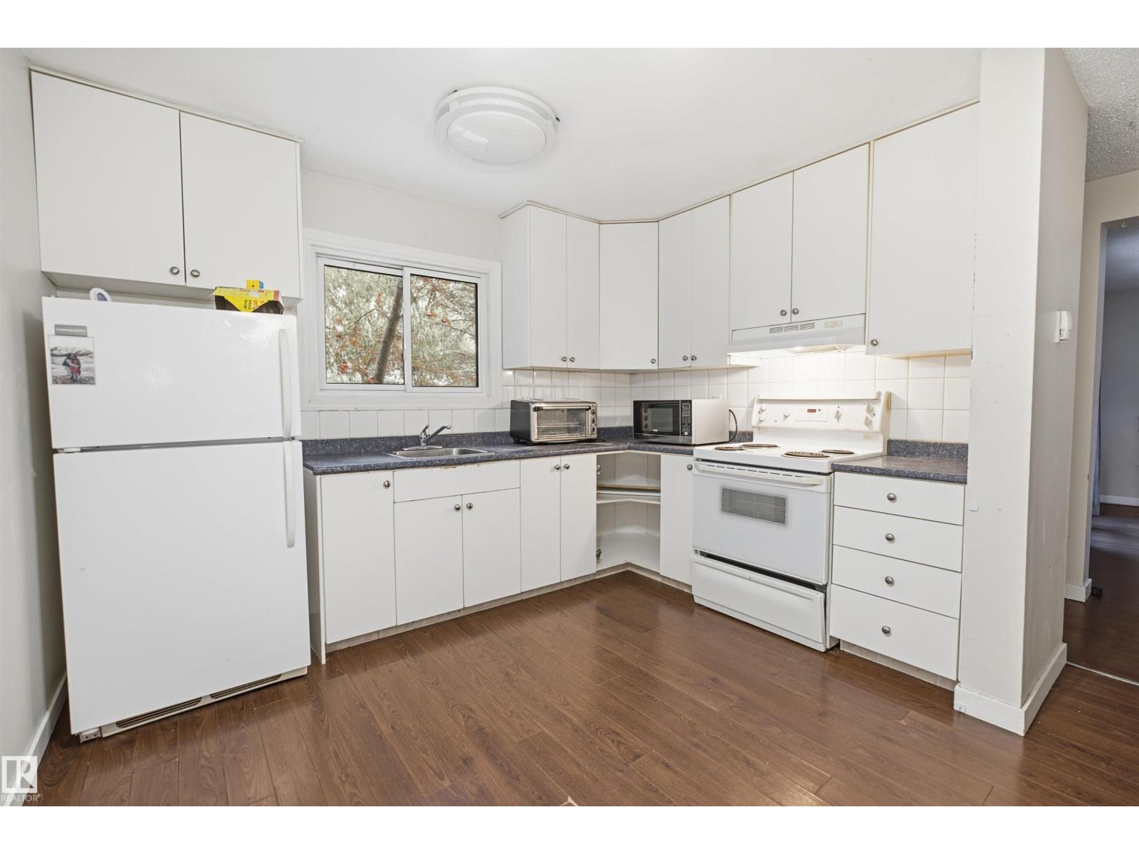 Property photograph 10 for MLS E4514860