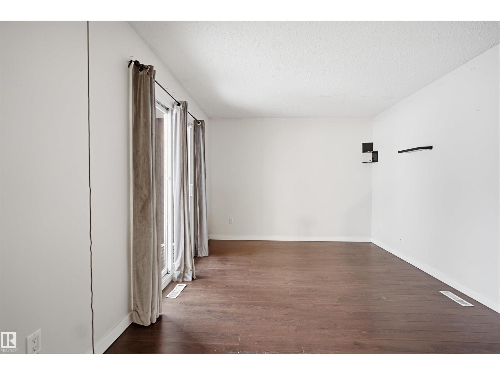 Property photograph 6 for MLS E4514860