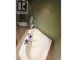 233 Ancona STREET, Esterhazy — photo 10