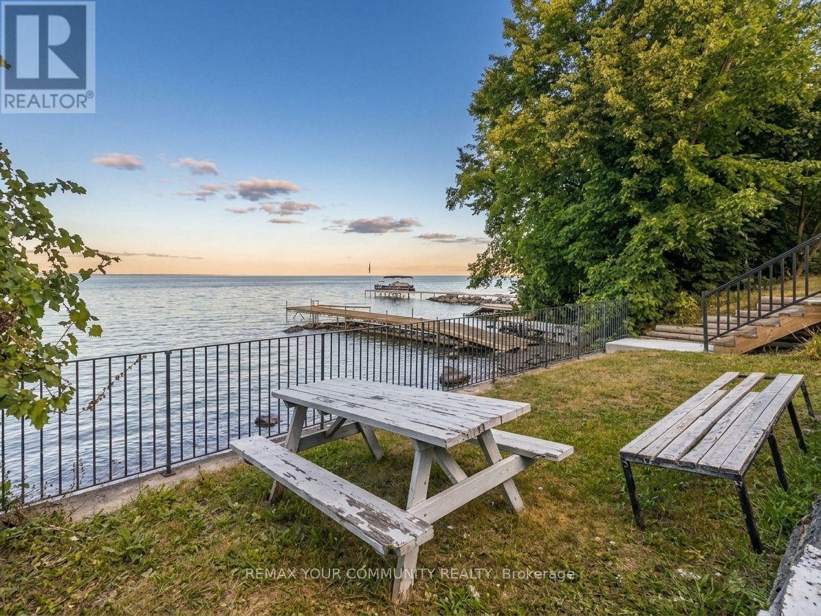 815 MONTSELL AVENUE, Georgina (Historic Lakeshore Communities) — photo 2