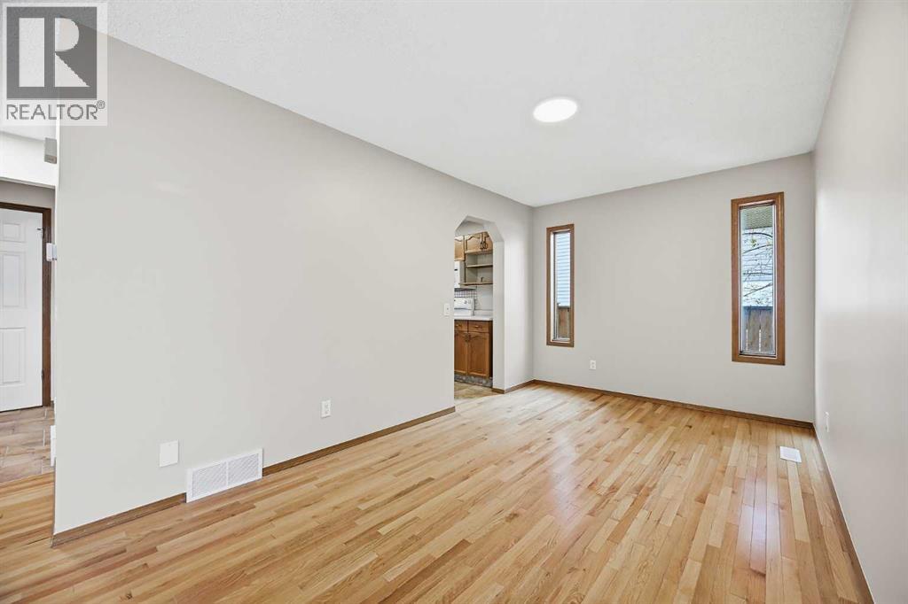207 Riverside Way SE, Calgary — photo 8