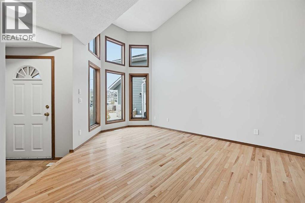 207 Riverside Way SE, Calgary — photo 4