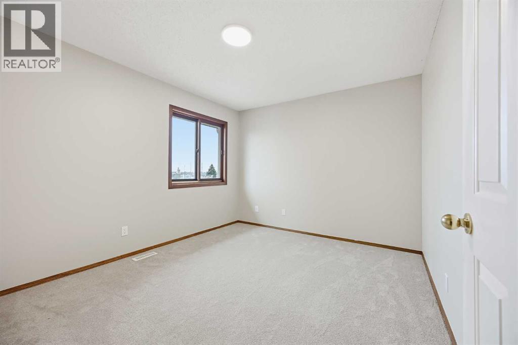 207 Riverside Way SE, Calgary — photo 26