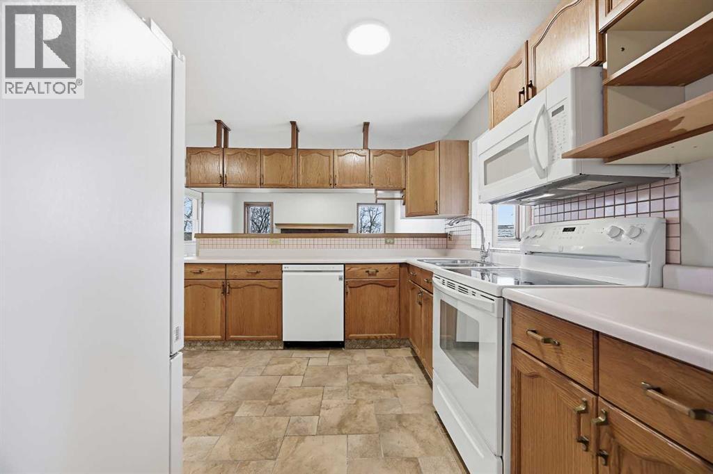 207 Riverside Way SE, Calgary — photo 9