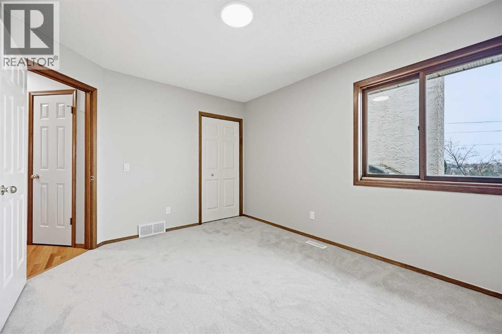 207 Riverside Way SE, Calgary — photo 27
