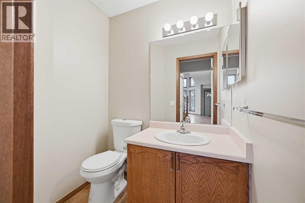 207 Riverside Way SE, Calgary — photo 17