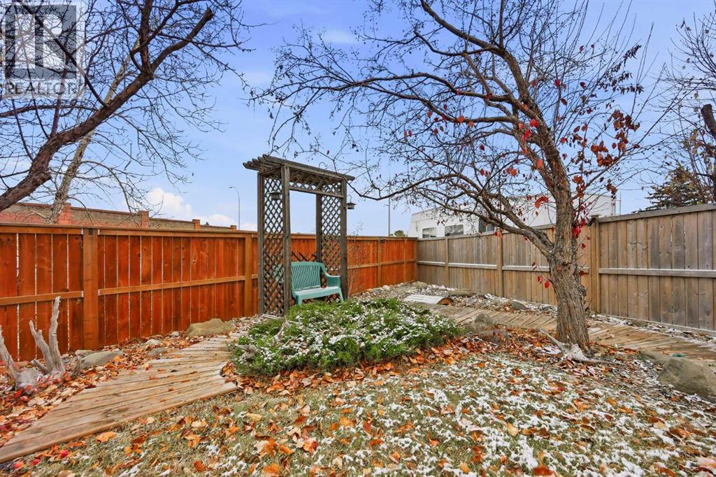 207 Riverside Way SE, Calgary — photo 36