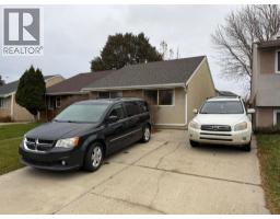 1013 St David Road N, Lethbridge — photo 2