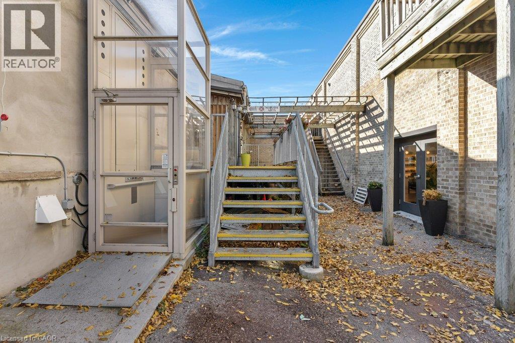8 SPRING Street Unit# Upper — photo 2