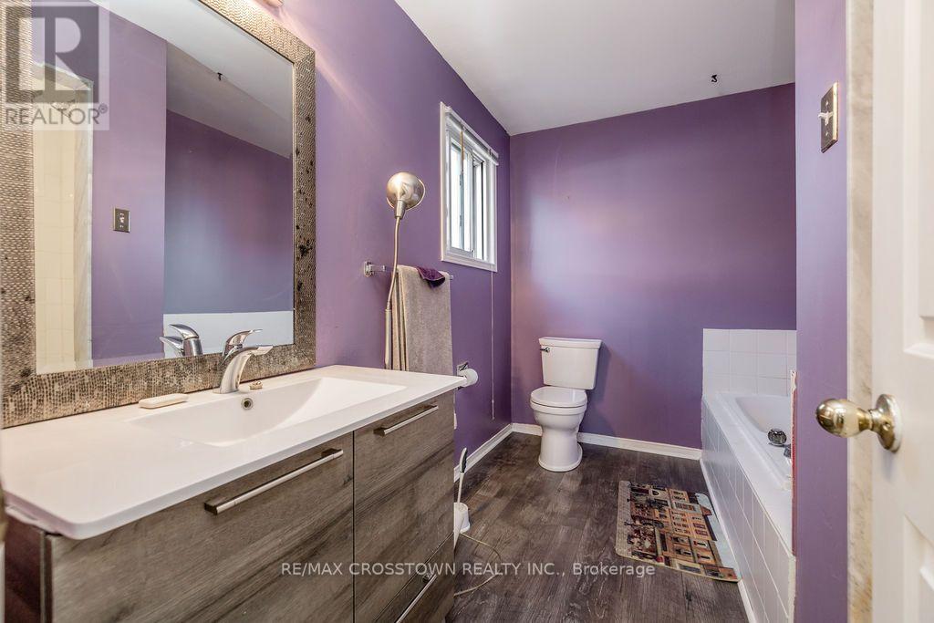 135 Cardinal Street, Barrie photo 21