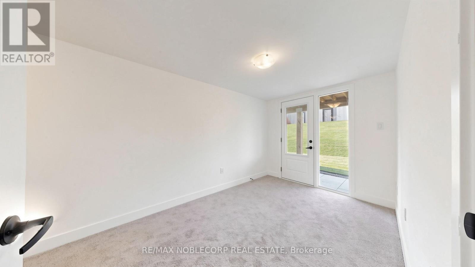 35 Flan Boulevard, Barrie photo 11