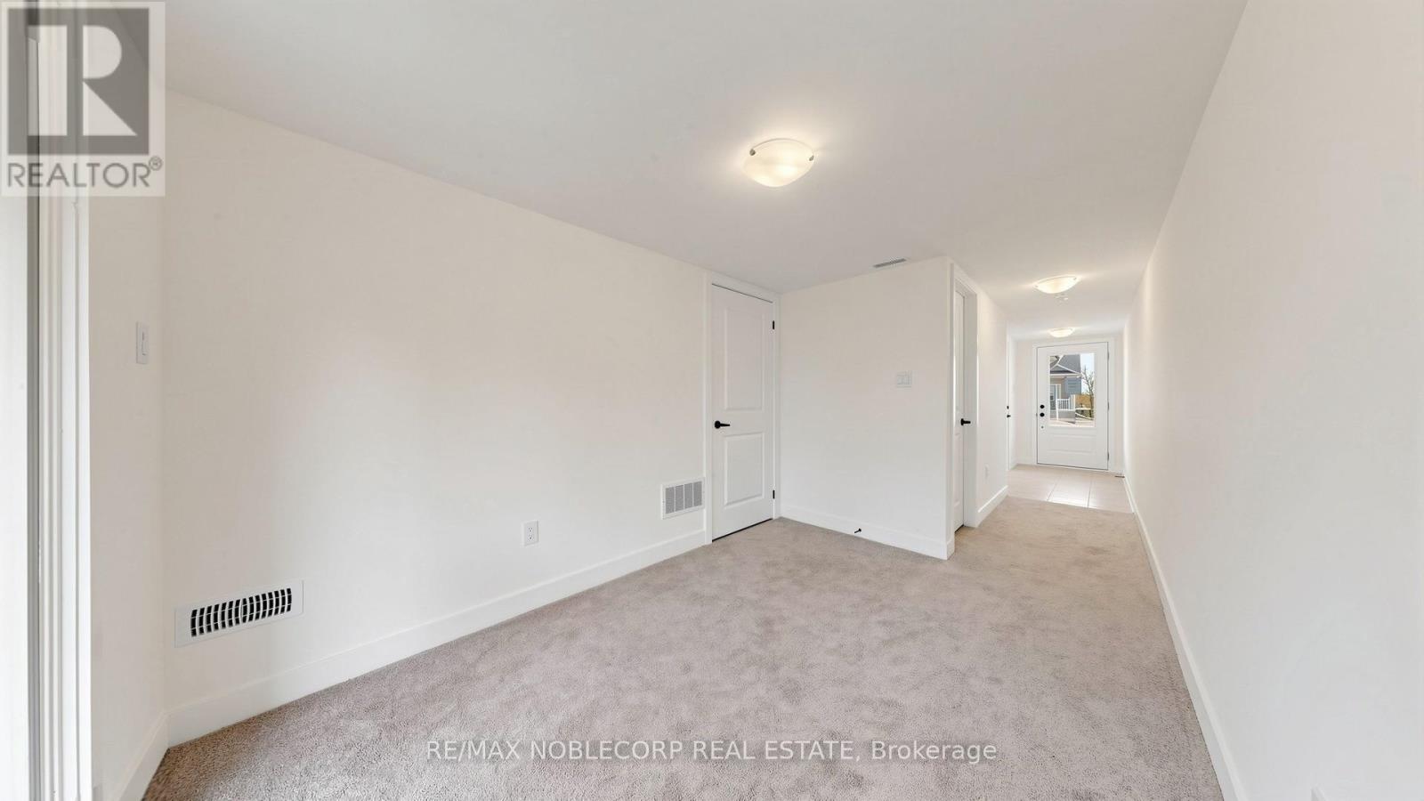 35 Flan Boulevard, Barrie photo 12