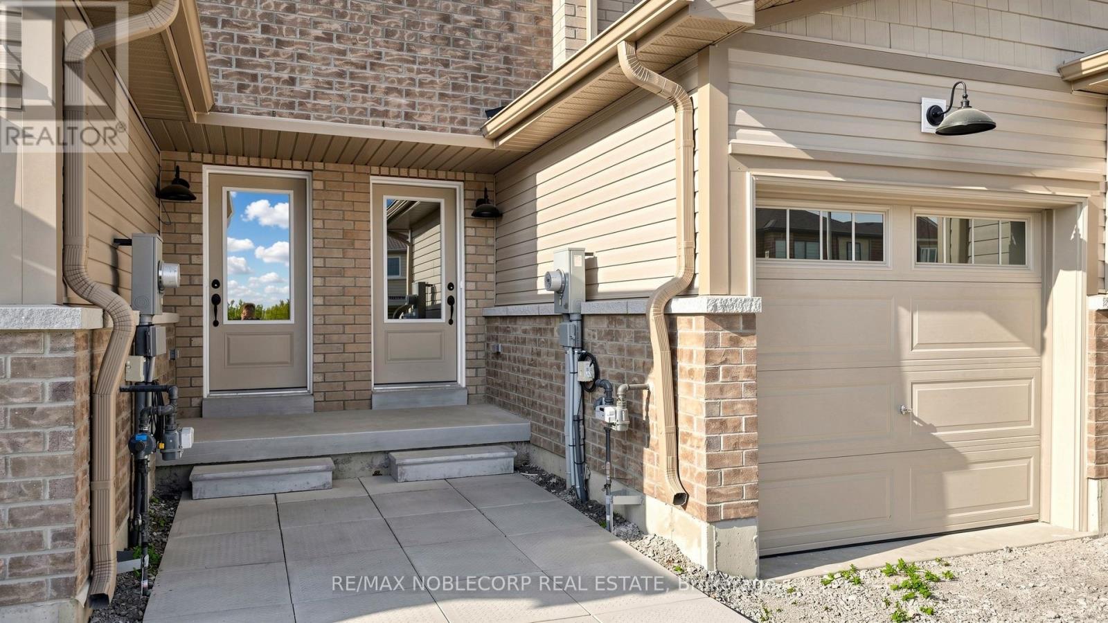 35 Flan Boulevard, Barrie photo 2