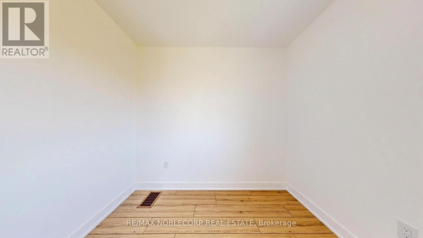 35 Flan Boulevard, Barrie photo 20