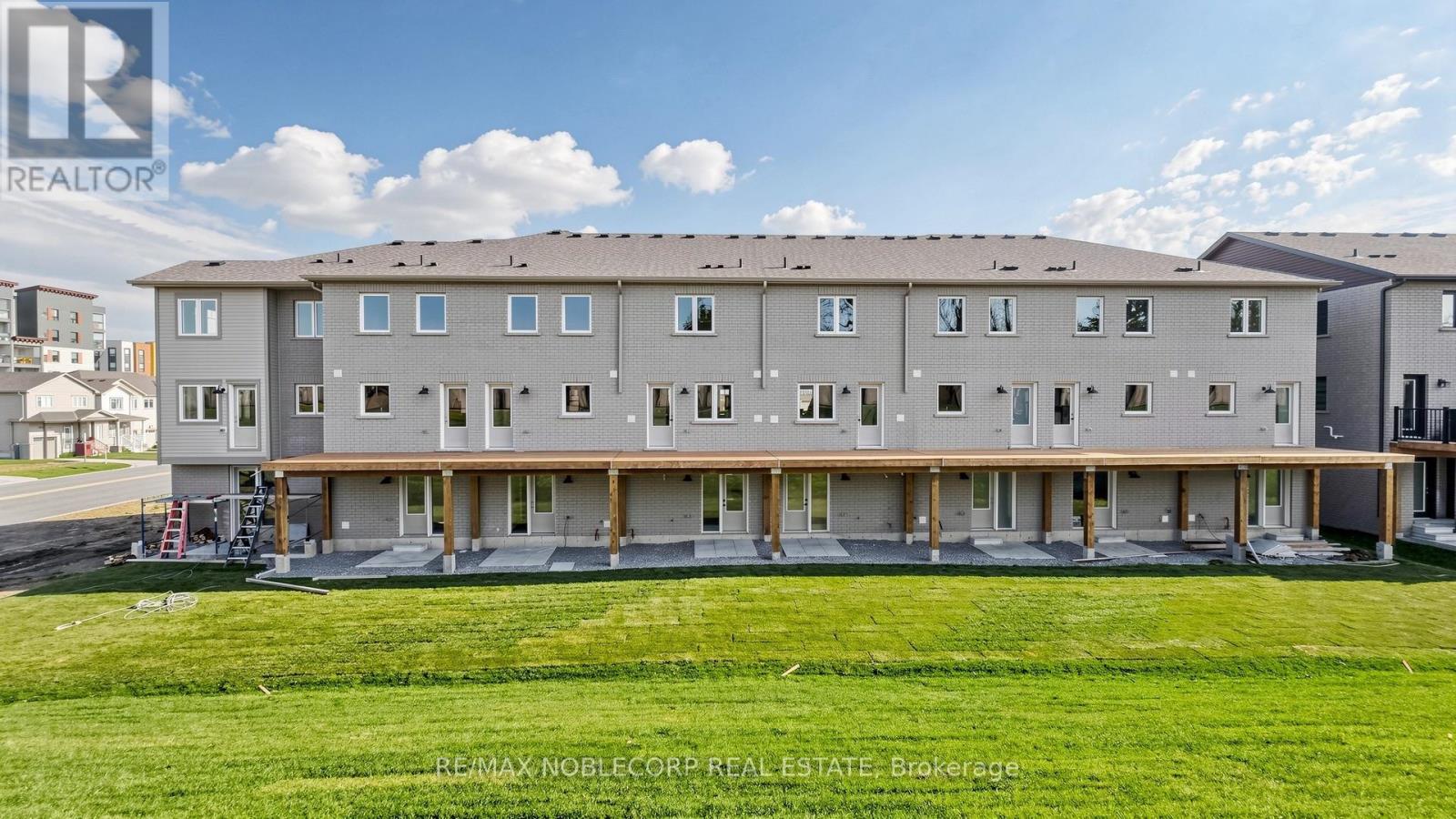 35 Flan Boulevard, Barrie photo 24