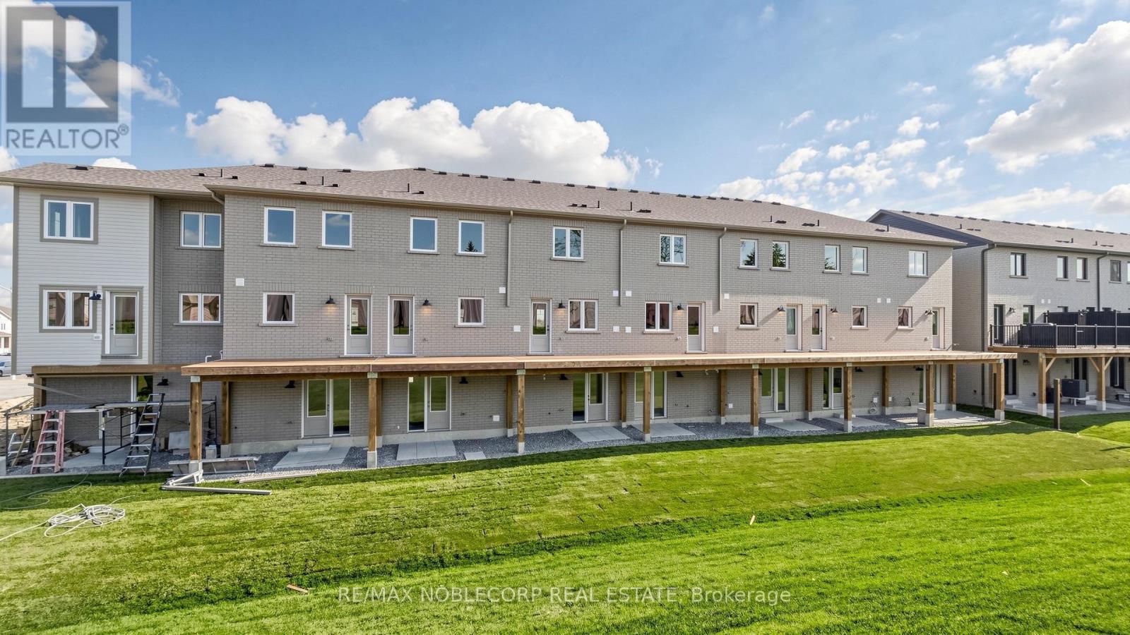 35 Flan Boulevard, Barrie photo 25